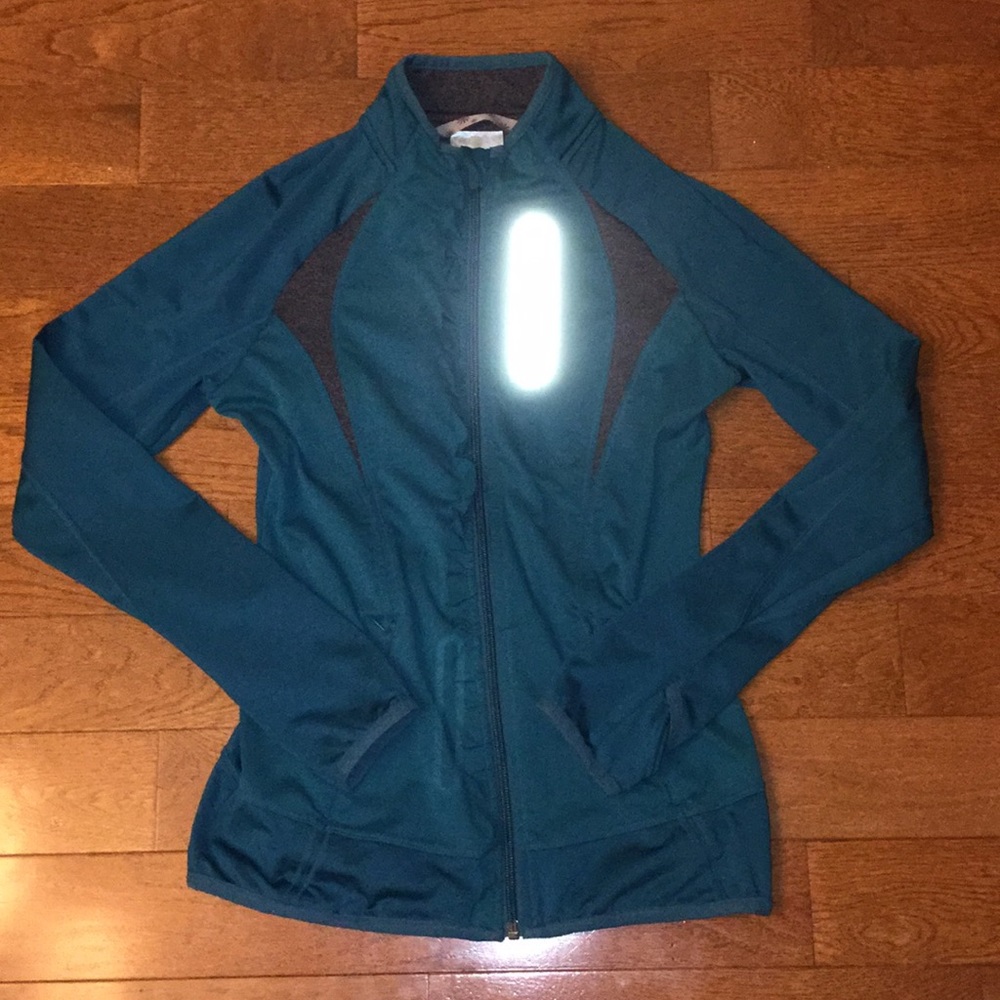 💕Athleta Reflective Prevail Jacket/Coat💕 - Picture 7 of 14